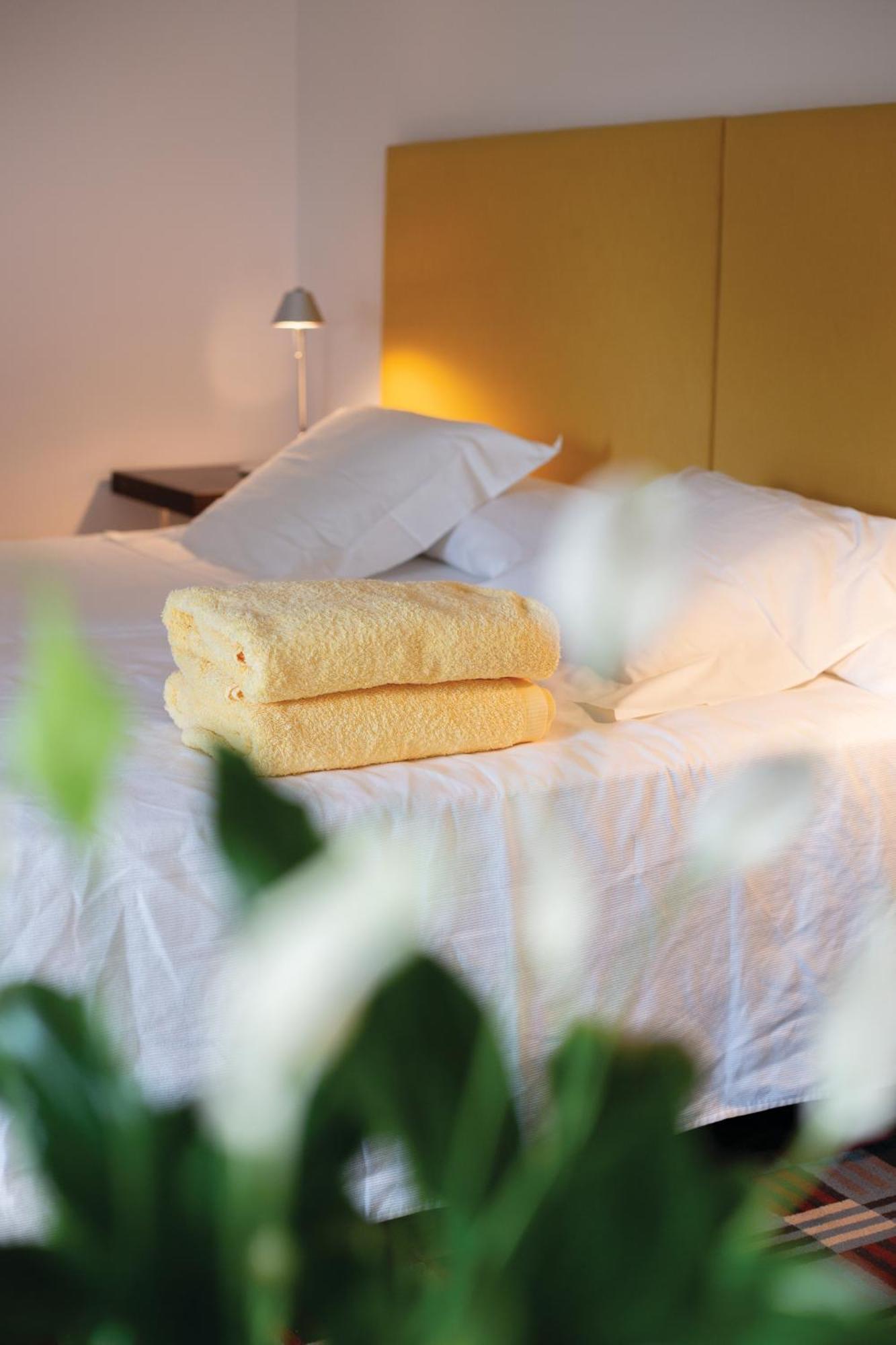 Hotel Canaleta Heras Espolla Екстер'єр фото