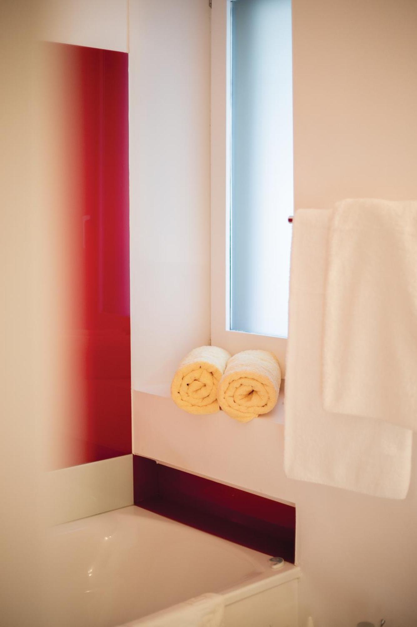 Hotel Canaleta Heras Espolla Екстер'єр фото